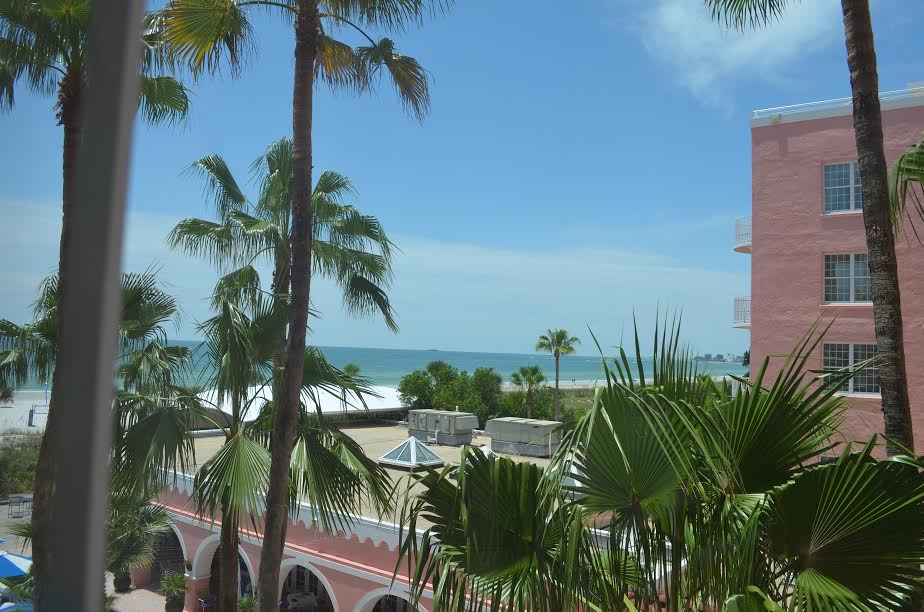 5 Reasons To Experience Loews Don CeSar Hotel in ST. Pete Beach